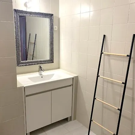 Apartmán One Bedroom At 400 M Away From The With Balcony And Wifi *