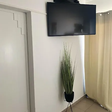 One Bedroom At 400 M Away From The With Balcony And Wifi Apartment *