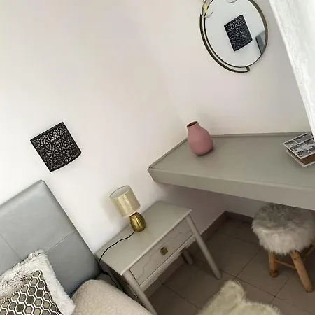One Bedroom At 400 M Away From The With Balcony And Wifi