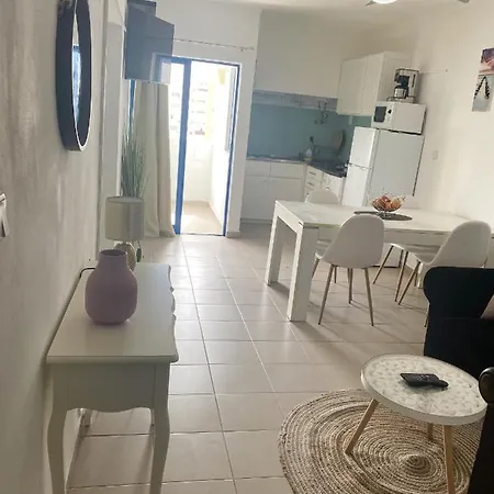 Appartement One Bedroom At 400 M Away From The With Balcony And Wifi